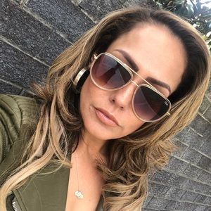 Meet your Posher, Simone